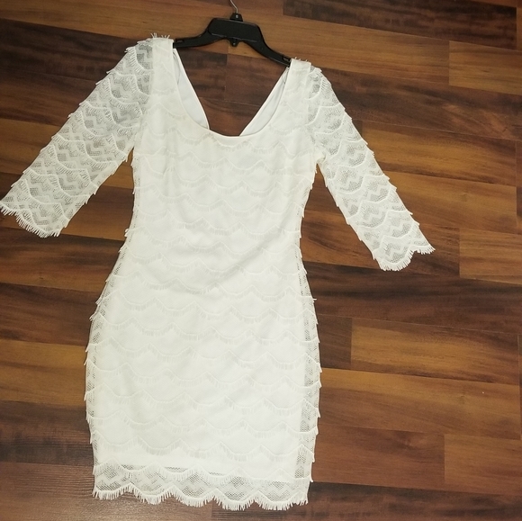 Guess Fringed scalloped party dress size 2 - Picture 2 of 8